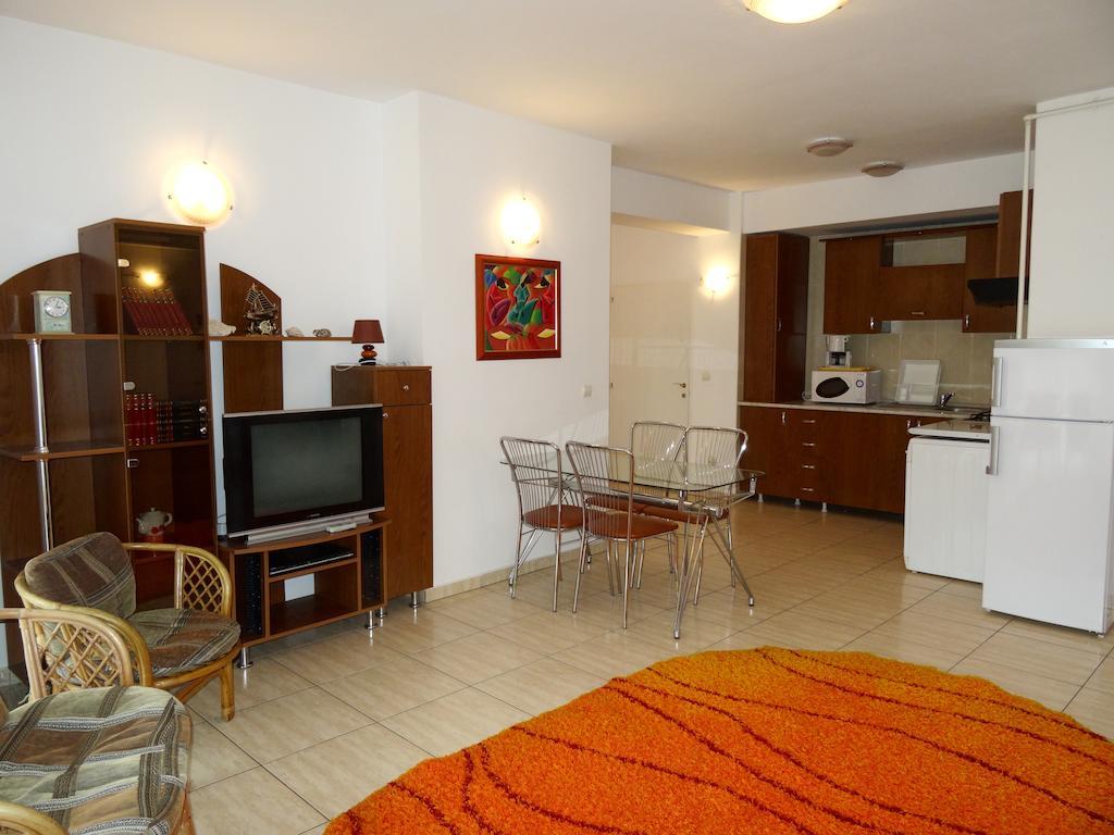 Club Topaz Apartments 넵툰 객실 사진