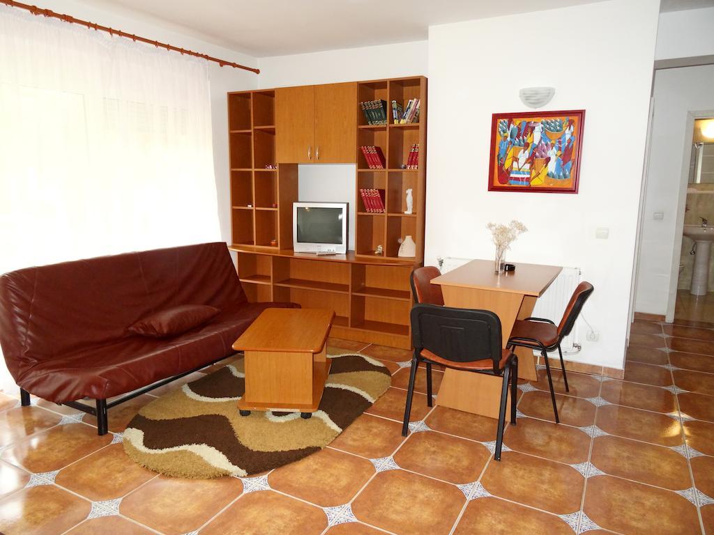 Club Topaz Apartments 넵툰 객실 사진