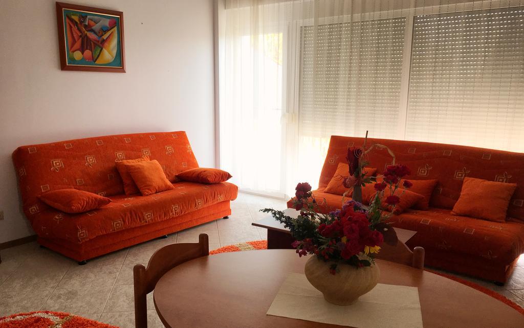 Club Topaz Apartments 넵툰 외부 사진