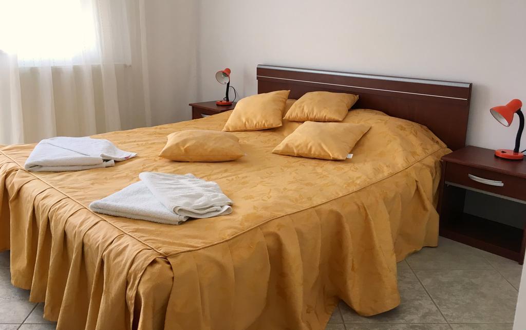 Club Topaz Apartments 넵툰 외부 사진