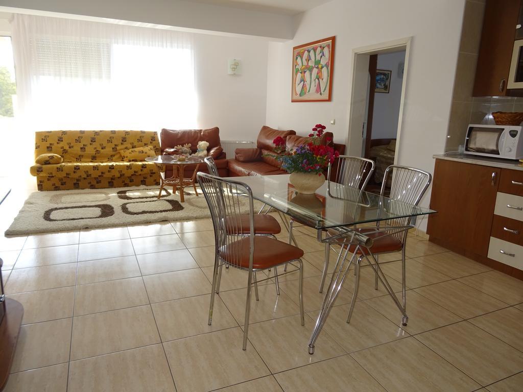 Club Topaz Apartments 넵툰 외부 사진