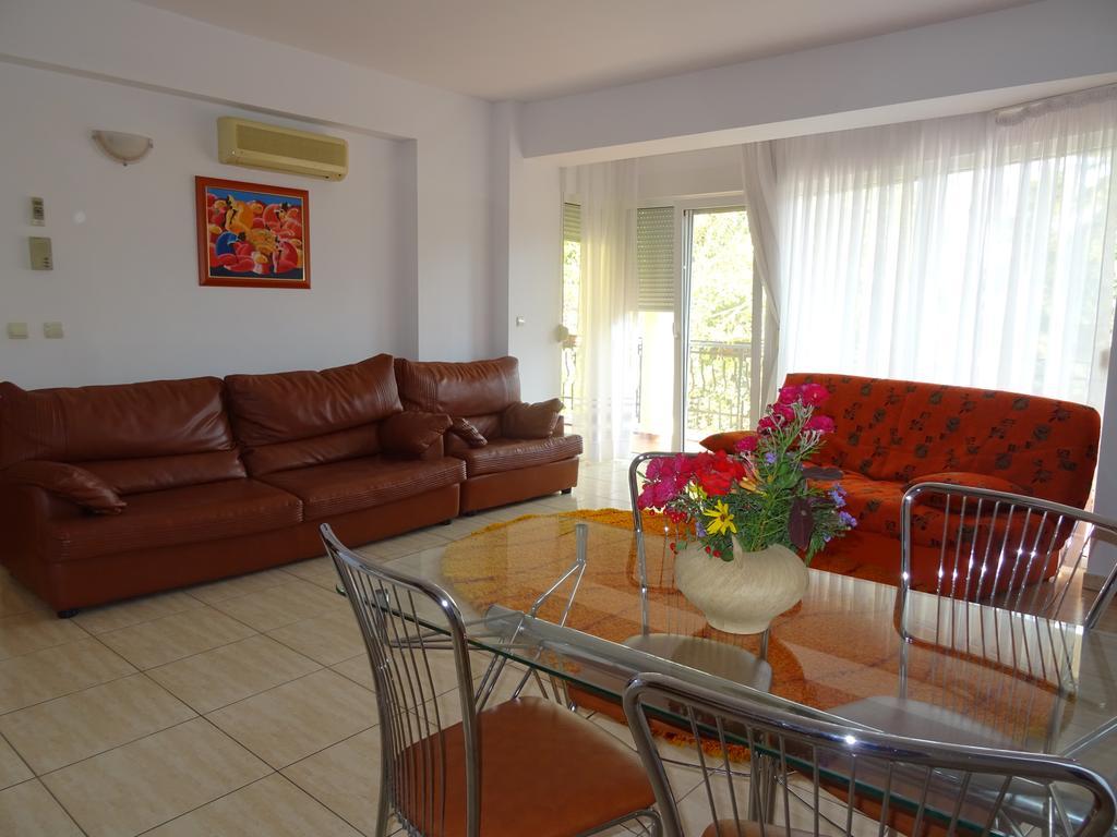 Club Topaz Apartments 넵툰 외부 사진