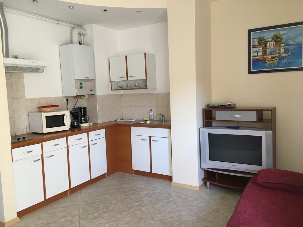 Club Topaz Apartments 넵툰 객실 사진